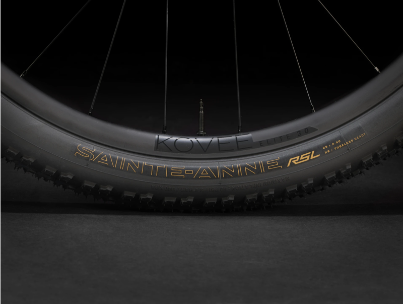 Trek Supercaliber SLR 9.8 XT Full Suspension Mountain Bike 2024 in Argent Drizzle-6